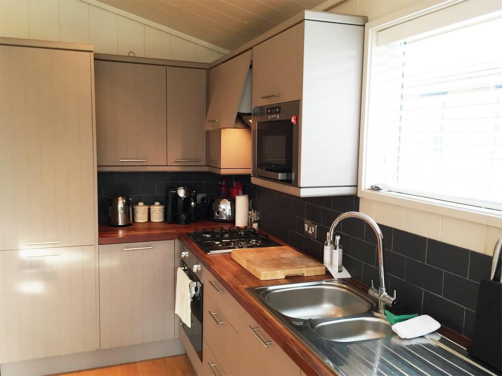 3 bedroom park home For Sale in Clitheroe - kitchen3.jpg